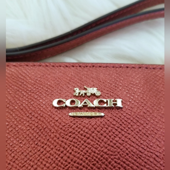Coach NWOT, Mini Sage Carryall, Metallic Wine & Gold, & Sm. Corner Zip Wristlet - Picture 12 of 13